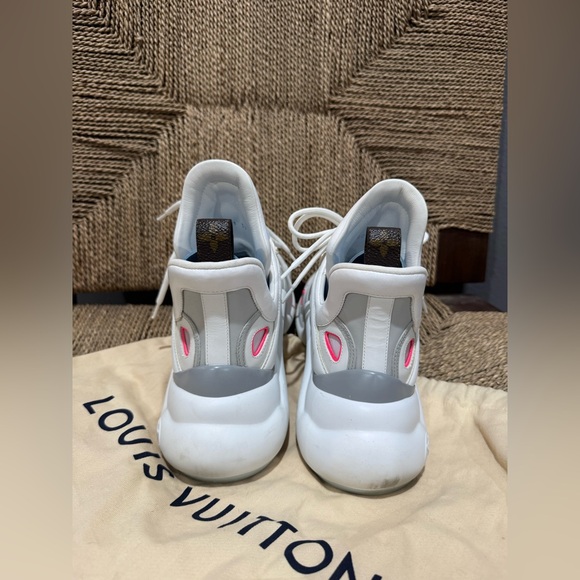 Louis Vuitton Good condition
White Sneakers with Blue and Pink Accents - Picture 6 of 10